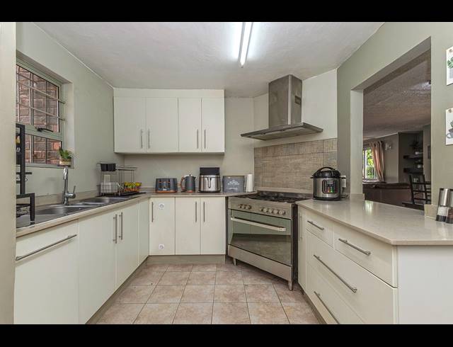 5 BEDROOM DUPLEX FOR SALE IN WESTVILLE